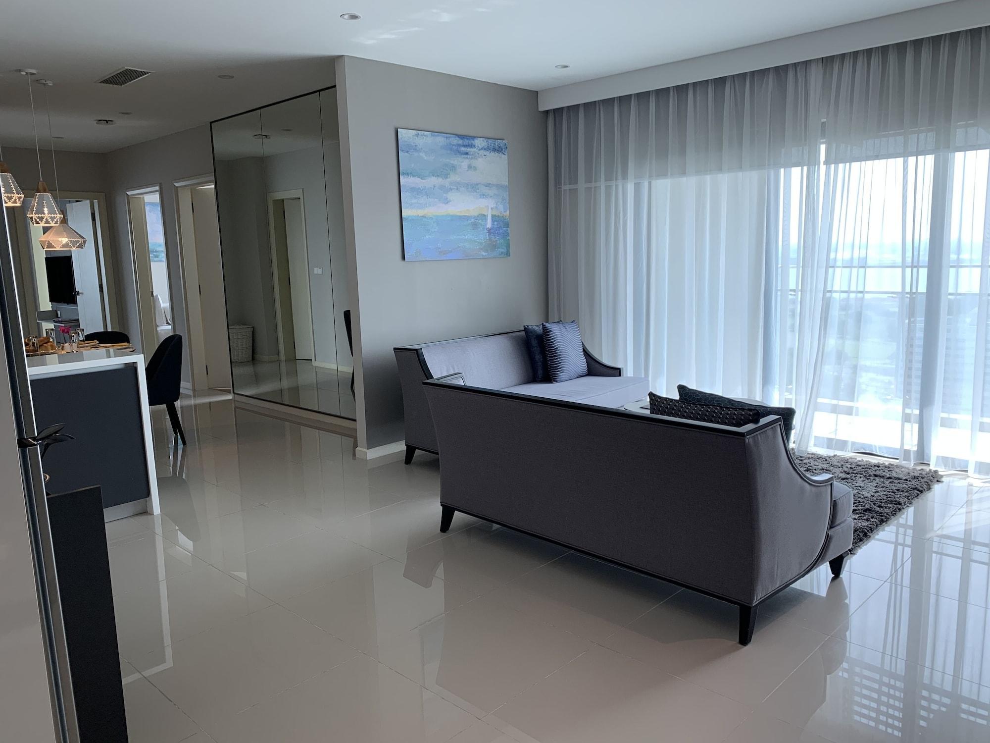Hotel Suasana 4*