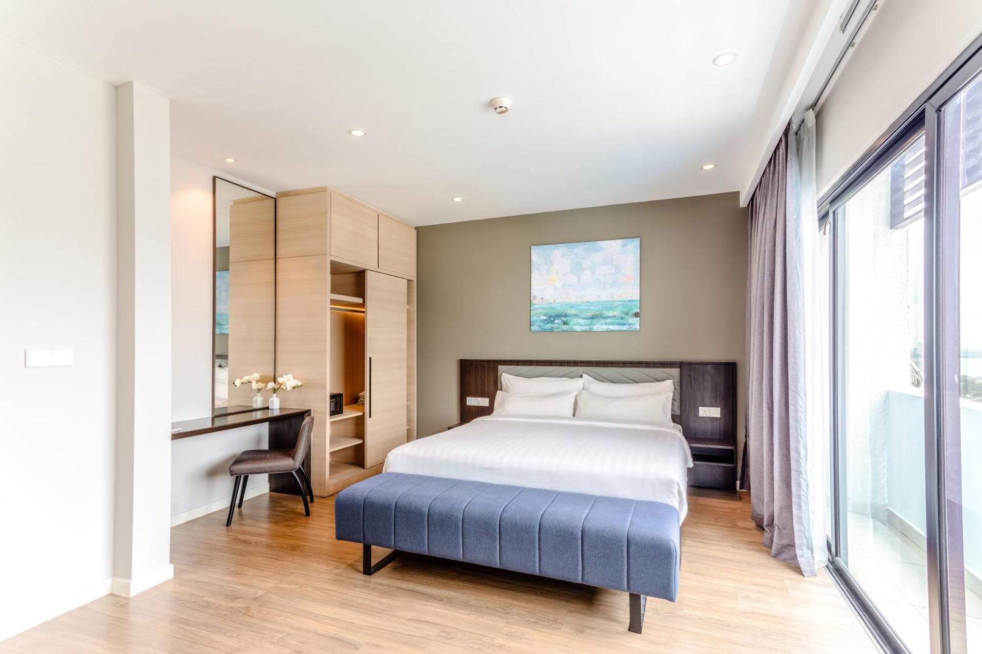 Hotel Suasana 4*